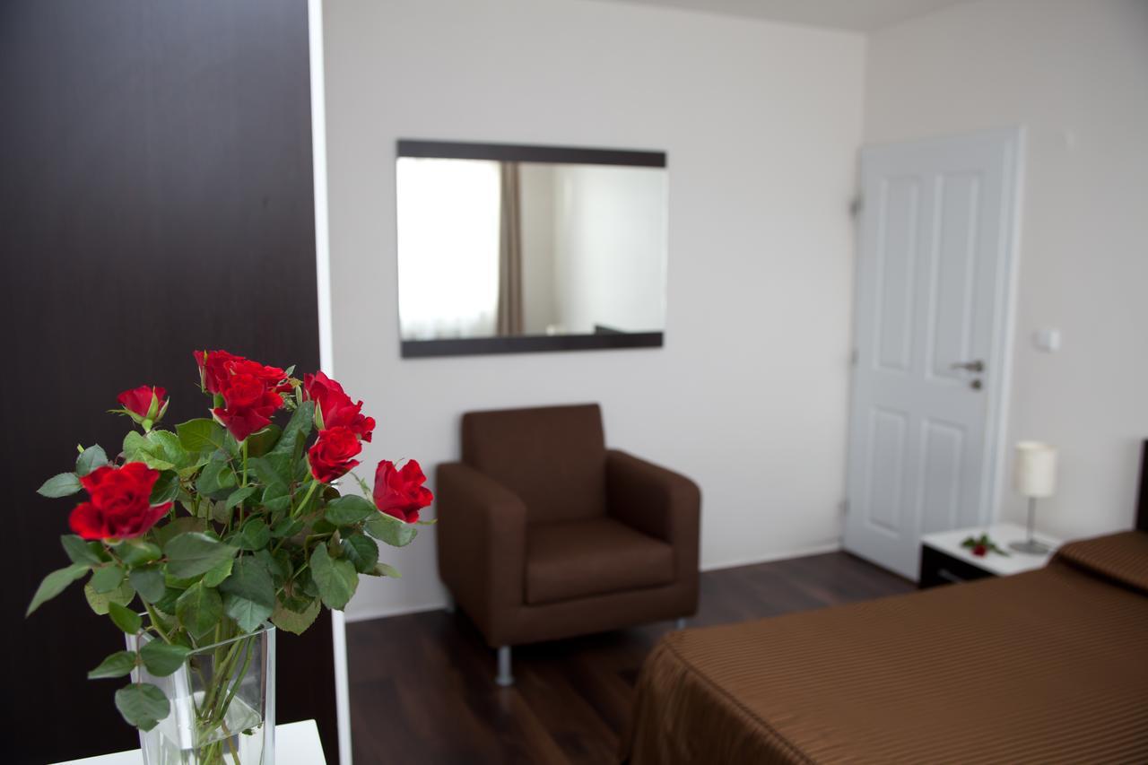 Levidom Residence Rooms Levice Buitenkant foto